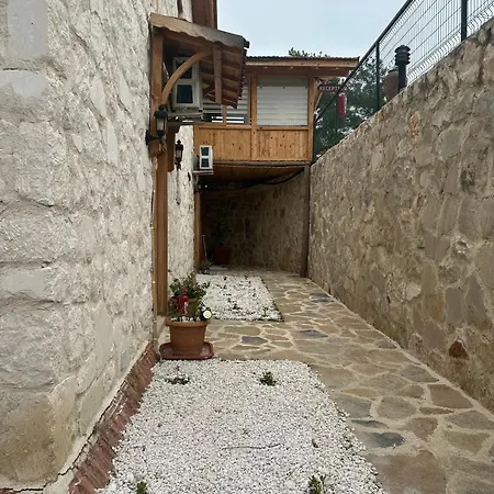Kandybos Eco Farm Village מלון *