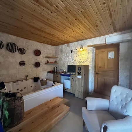 Kandybos Eco Farm Village *