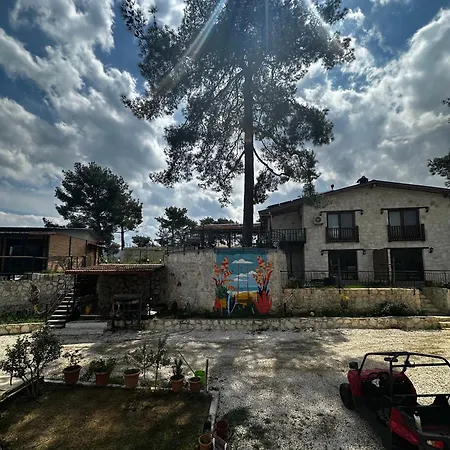 Kandybos Eco Farm Village מלון