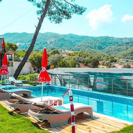 Kandybos Eco Farm Village Hotel *