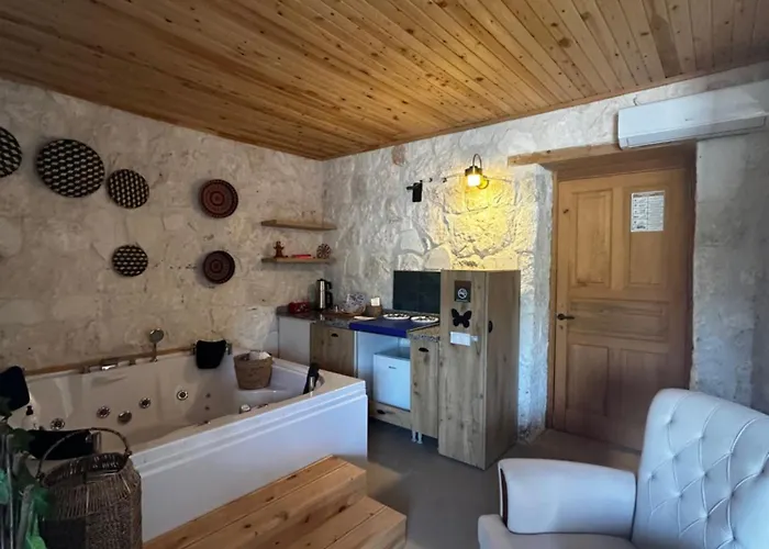 Kandybos Eco Farm Village *